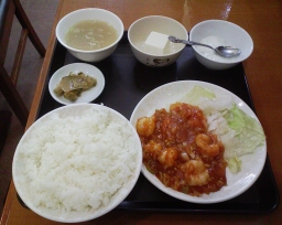 杯一食堂の日替ランチ「えびチリソース」